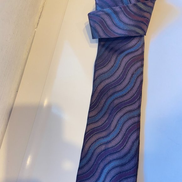 VINTAGE TIE  100% SILK - Picture 1 of 4